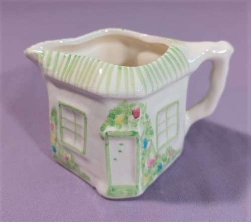 COUNTRY COTTAGE CERAMIC TEA SET: TEAPOT, SUGAR BOWL AND CREAMER