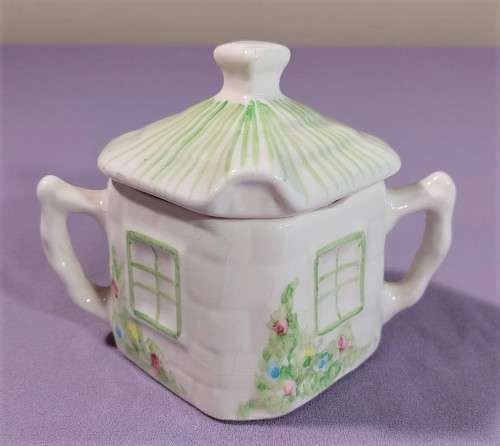 COUNTRY COTTAGE CERAMIC TEA SET: TEAPOT, SUGAR BOWL AND CREAMER