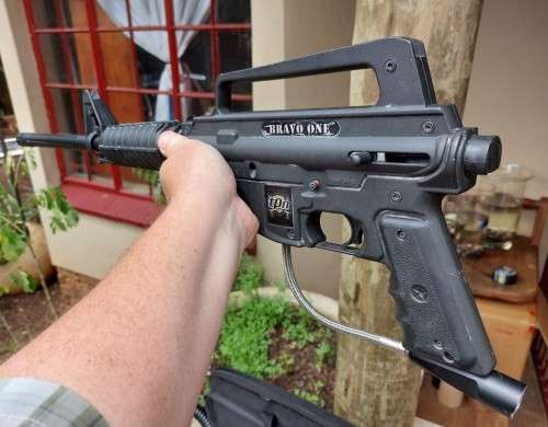 ORIGINAL TPN BRAVO ONE PAINTBALL GUN  TESTED AND WORKING  M16 VIETNAM STYLE RIFLE