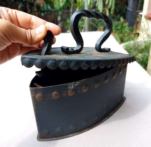 CAST IRON CHARCOAL IRON PRESS  REPRODUCTION MODEL