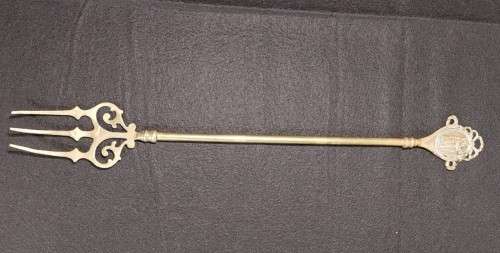 VINTAGE 48CM LONG! BRASS DEVILS FORK, TOASTING FORK, MARSHMELLOW FORK