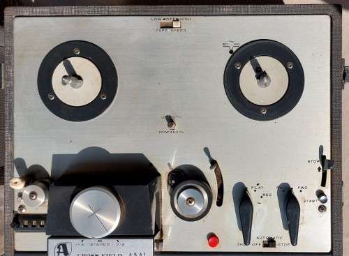 VINTAGE 1963 AKAI JAPAN M-8 REEL TO REEL TAPE RECORDER WORKING WITH A BUNCH (11KG) OF MAGNETIC TAPES