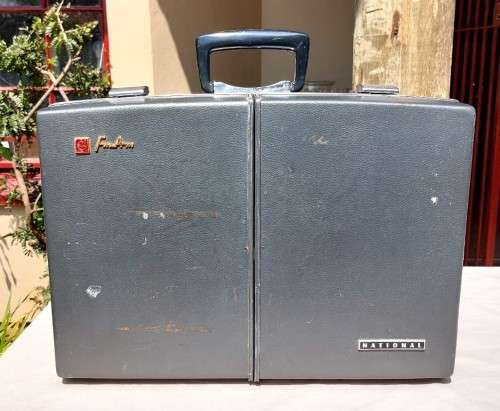 ICONIC 1968 NATIONAL JAPAN PORTABLE SUITCASE FM-AM RADIO RECORD PLAYER SG-760F  RADIO WORKING GREAT