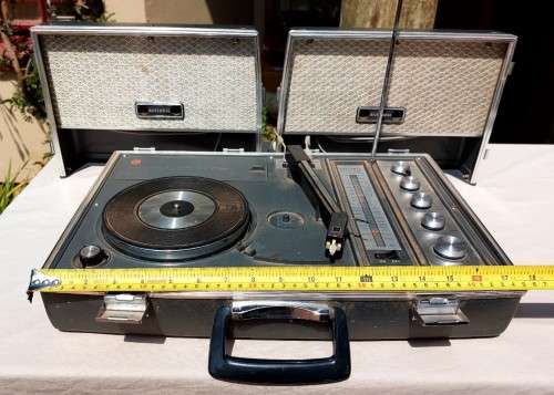 ICONIC 1968 NATIONAL JAPAN PORTABLE SUITCASE FM-AM RADIO RECORD PLAYER SG-760F  RADIO WORKING GREAT