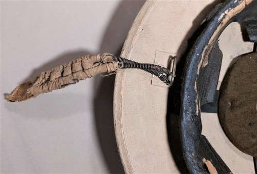 AN 1942 WWII BRODIE MKII SOUTH AFRICAN JAGER-RAND STEEL HELMET CAMOUFLAGED DESERT SAND COLOUR