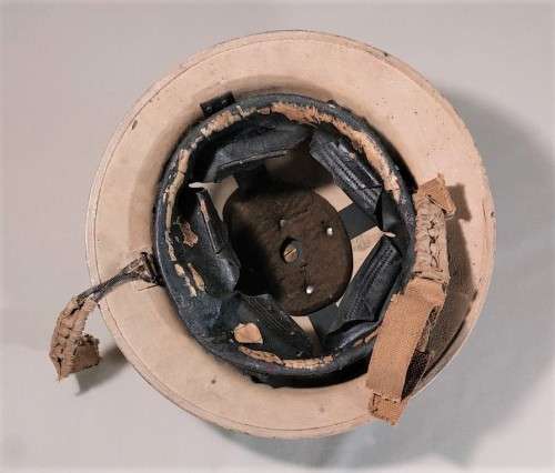 AN 1942 WWII BRODIE MKII SOUTH AFRICAN JAGER-RAND STEEL HELMET CAMOUFLAGED DESERT SAND COLOUR