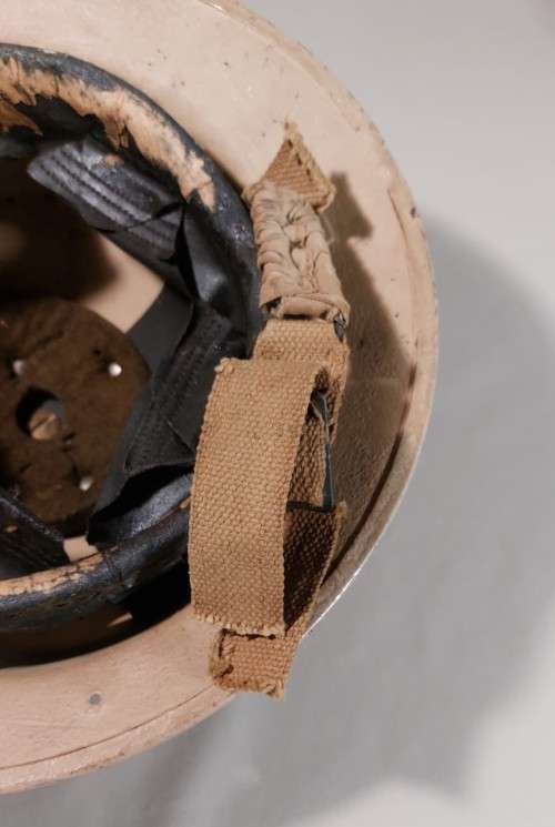 AN 1942 WWII BRODIE MKII SOUTH AFRICAN JAGER-RAND STEEL HELMET CAMOUFLAGED DESERT SAND COLOUR