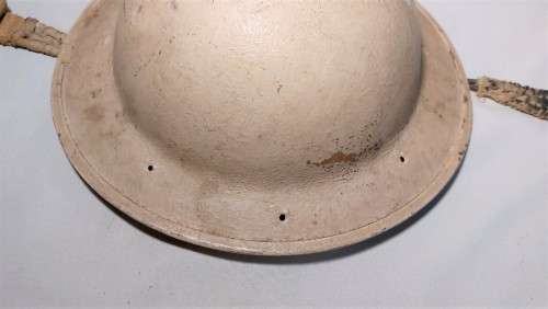 AN 1942 WWII BRODIE MKII SOUTH AFRICAN JAGER-RAND STEEL HELMET CAMOUFLAGED DESERT SAND COLOUR