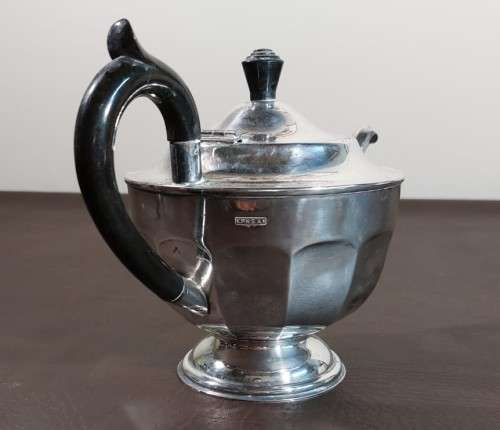ELEGANT 1940S HECWORTH AUSTRALIA SILVERPLATED ON COPPER COFFEE POT, TEA POT AND WATER JUG