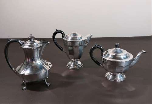 ELEGANT 1940S HECWORTH AUSTRALIA SILVERPLATED ON COPPER COFFEE POT, TEA POT AND WATER JUG