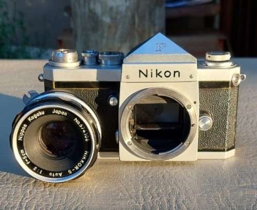 NIKON F 1963 SLR CAMERA (SERIAL 6524881) WITH NIKKOR-S AUTO 50MM LENS (SERIAL 574106) WORKING!