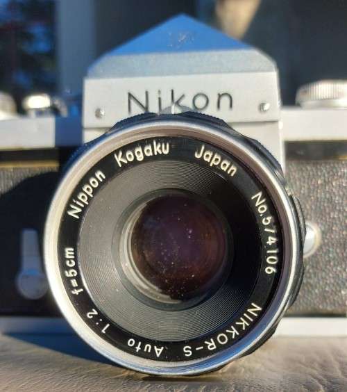 NIKON F 1963 SLR CAMERA (SERIAL 6524881) WITH NIKKOR-S AUTO 50MM LENS (SERIAL 574106) WORKING!