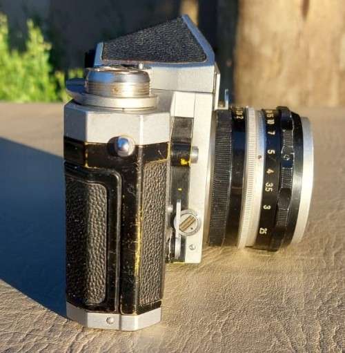 NIKON F 1963 SLR CAMERA (SERIAL 6524881) WITH NIKKOR-S AUTO 50MM LENS (SERIAL 574106) WORKING!