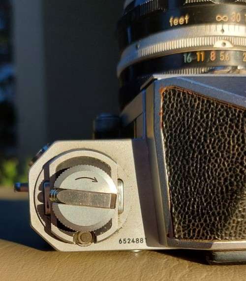 NIKON F 1963 SLR CAMERA (SERIAL 6524881) WITH NIKKOR-S AUTO 50MM LENS (SERIAL 574106) WORKING!