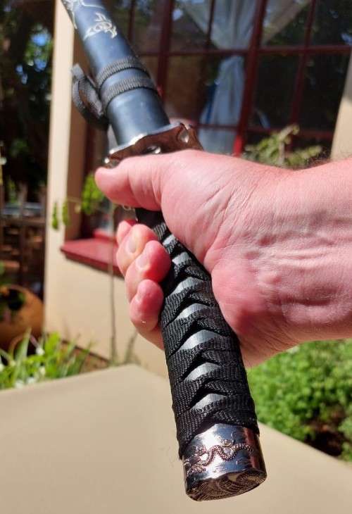 SAMURAI WAKIZASHI SWORD WITH DRAGON MOTIF DECORATED GUARD AND SCABBARD - 80CM LONG