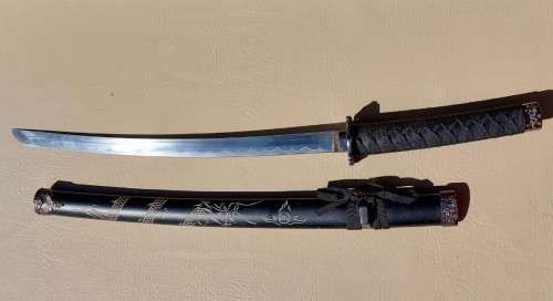 SAMURAI WAKIZASHI SWORD WITH DRAGON MOTIF DECORATED GUARD AND SCABBARD - 80CM LONG