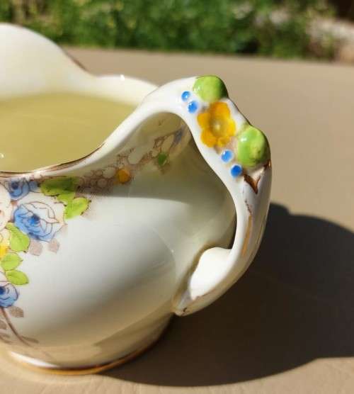 VERY RARE 1930S BY ROYAL APPOINTMENT OF QUEEN MARY OF ENGLAND PARAGON PLATE AND CREAMER SUMMER ROSE
