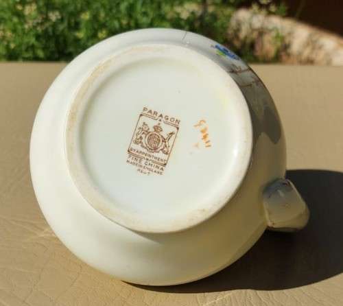 VERY RARE 1930S BY ROYAL APPOINTMENT OF QUEEN MARY OF ENGLAND PARAGON PLATE AND CREAMER SUMMER ROSE