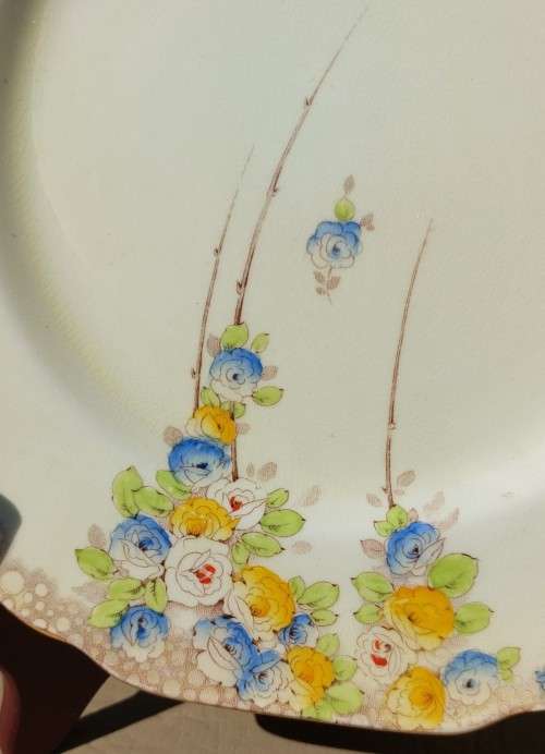VERY RARE 1930S BY ROYAL APPOINTMENT OF QUEEN MARY OF ENGLAND PARAGON PLATE AND CREAMER SUMMER ROSE