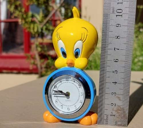 VINTAGE 1997 WARNER BROS STUDIO STORE EXCLUSIVE! TWEETY BIRD ALARM CLOCK  HIGH QUALITY WELL MADE