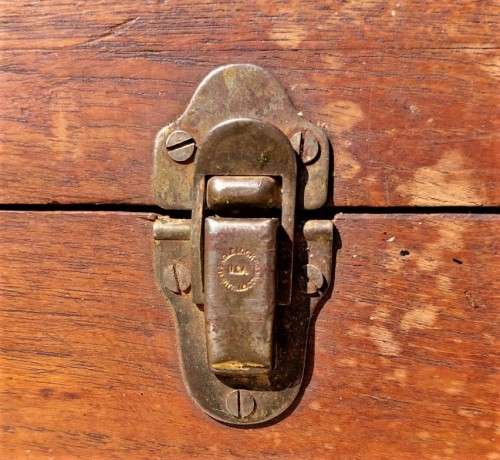 VINTAGE LANCASTER OR PARKER HALE OAK SHOTGUN CASE WITH EAGLE LOCKS AND A NICE SMELL OF GUN OIL