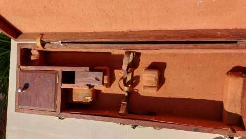 VINTAGE LANCASTER OR PARKER HALE OAK SHOTGUN CASE WITH EAGLE LOCKS AND A NICE SMELL OF GUN OIL