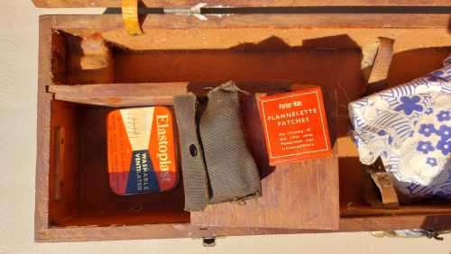 VINTAGE LANCASTER OR PARKER HALE OAK SHOTGUN CASE WITH EAGLE LOCKS AND A NICE SMELL OF GUN OIL