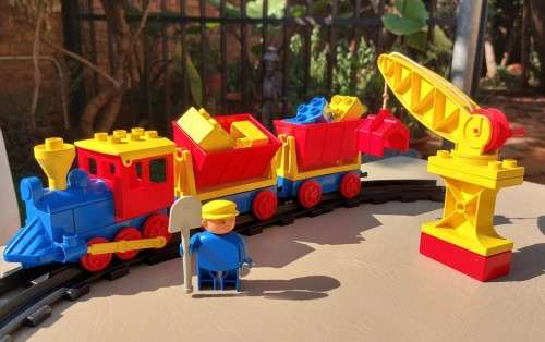 VINTAGE 1983 ORIGINAL LEGO DUPLO TRAIN SET 2700