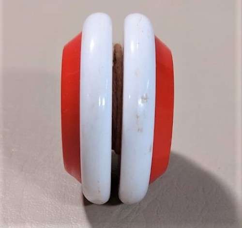VINTAGE 1980S PROFESSIONAL COCA-COLA YO-YO  CLASSIC BULGE SHAPE - IN GOOD CONDITION
