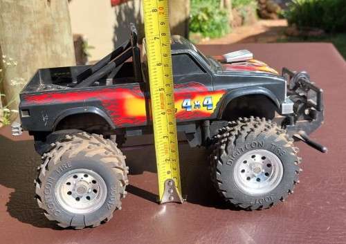 RARE VINTAGE DIGITCON 4x4 TURBO WINCH RC CAR FROM 1991 WORKING HEADLIGHTS NO TRANSMITTER