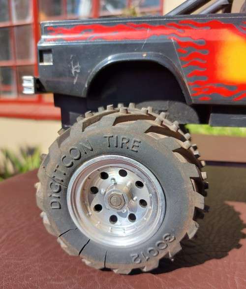 RARE VINTAGE DIGITCON 4x4 TURBO WINCH RC CAR FROM 1991 WORKING HEADLIGHTS NO TRANSMITTER