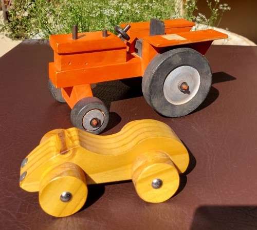 VINTAGE WOODEN TRACTOR AND CAR