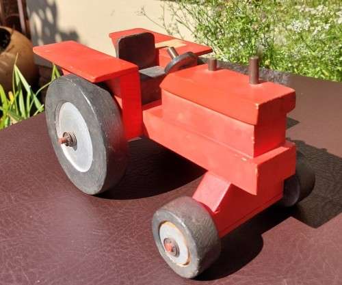 VINTAGE WOODEN TRACTOR AND CAR