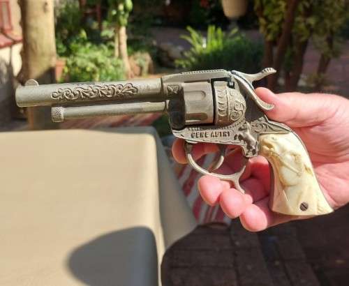 RARE VINTAGE 1950S GENE AUTRY CAP GUN PISTOL WITH HORSE HEAD GRIPS