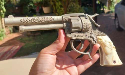 RARE VINTAGE 1950S GENE AUTRY CAP GUN PISTOL WITH HORSE HEAD GRIPS