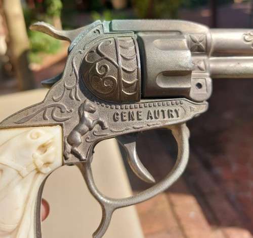 RARE VINTAGE 1950S GENE AUTRY CAP GUN PISTOL WITH HORSE HEAD GRIPS