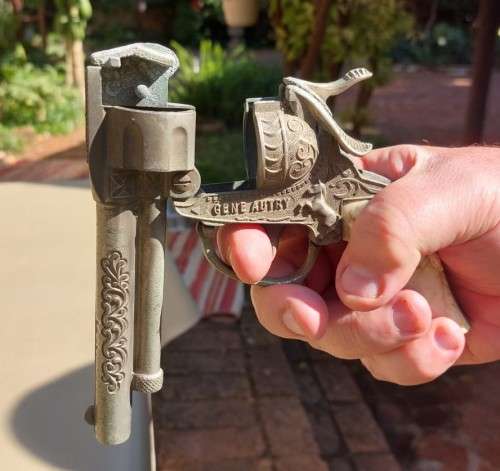 RARE VINTAGE 1950S GENE AUTRY CAP GUN PISTOL WITH HORSE HEAD GRIPS