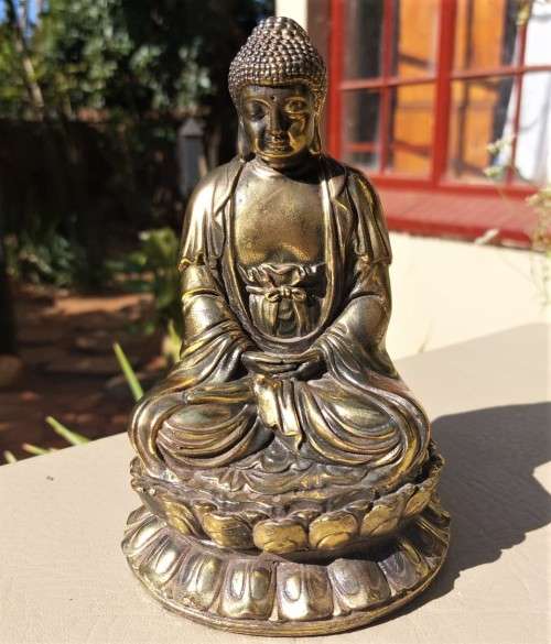 BUDDHISM KUAN YIN (GODDESS OF MERCY) BRASS STATUE SITTING ON LOTUS FLOWER 18CM HIGH