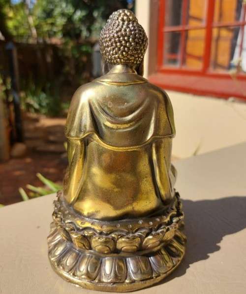 BUDDHISM KUAN YIN (GODDESS OF MERCY) BRASS STATUE SITTING ON LOTUS FLOWER 18CM HIGH