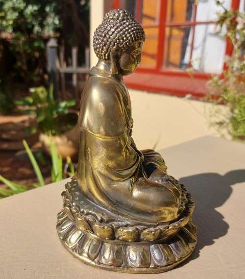 BUDDHISM KUAN YIN (GODDESS OF MERCY) BRASS STATUE SITTING ON LOTUS FLOWER 18CM HIGH