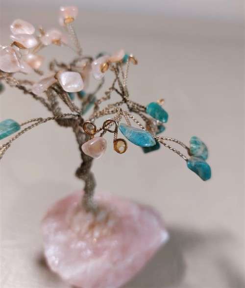 AVENTURINE AND ROSE QUARTZ GEMSTONE LEAF BONSAI TREE WITH BRASS TREE TRUNK AND BRANCHES