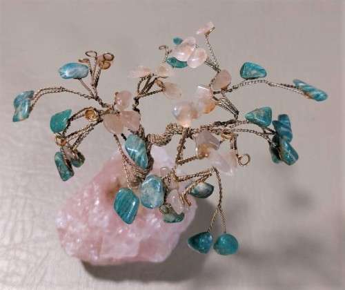 AVENTURINE AND ROSE QUARTZ GEMSTONE LEAF BONSAI TREE WITH BRASS TREE TRUNK AND BRANCHES
