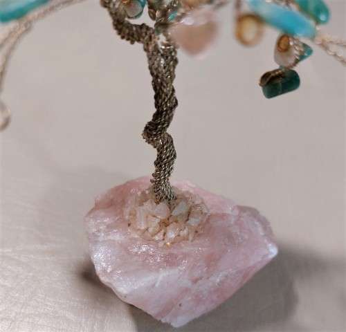 AVENTURINE AND ROSE QUARTZ GEMSTONE LEAF BONSAI TREE WITH BRASS TREE TRUNK AND BRANCHES