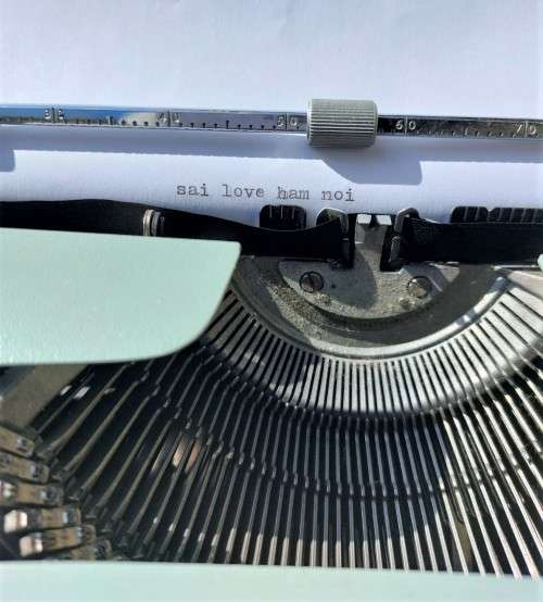 OLIMPIA LETTERA 32 TYPEWRITER  - WORKING! - WITH LOTS OF EXTRAS!  - THE GODFATHERS TYPEWRITER