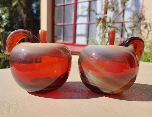 PAIR OF UKRANIAN ART GLASS APPLES EACH UNIQUE AND HANDMADE