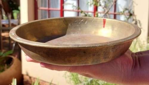 ROUND FLAT SOLID BRASS OR POSSIBLY BRONZE (KANSA) BOWL