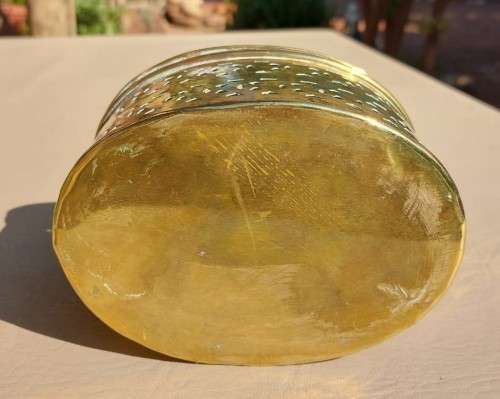 BEAUTIFUL LARGE OVAL PIERCED BRASS POTPOURRI OR TRINKET BOX
