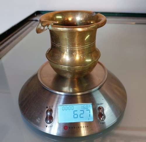 BATCH OF THREE BRASS ITEMS