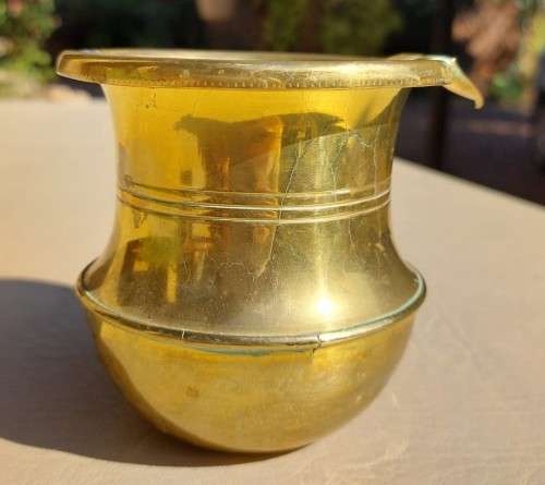 BATCH OF THREE BRASS ITEMS