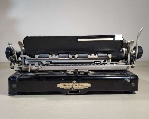 REMINGTON 1931 NOISELESS PORTABLE MODEL 5 TYPEWRITER MADE IN THE USA (SERIAL N-13587)